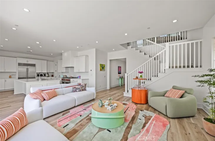 135 Oakstone, Irvine, California 92618