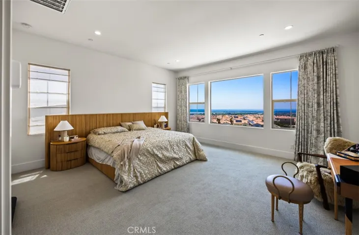 135 Oakstone, Irvine, California 92618