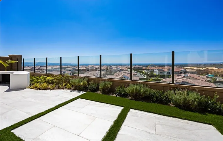 135 Oakstone, Irvine, California 92618