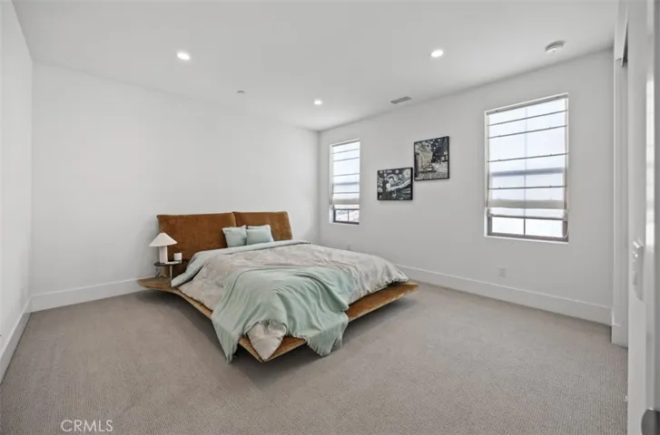 135 Oakstone, Irvine, California 92618