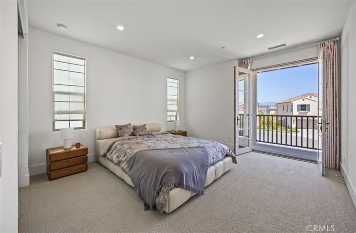 135 Oakstone, Irvine, California 92618
