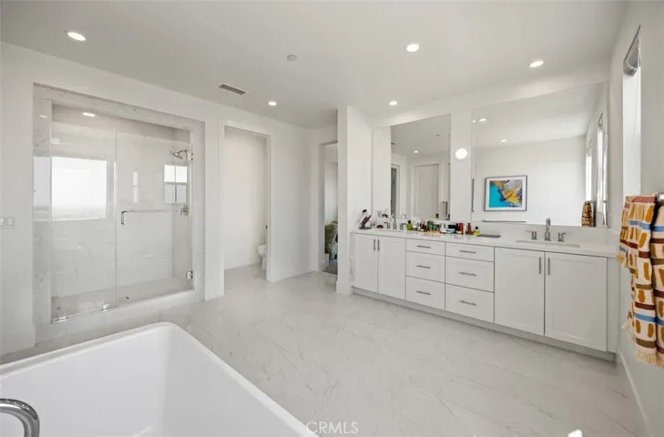 135 Oakstone, Irvine, California 92618