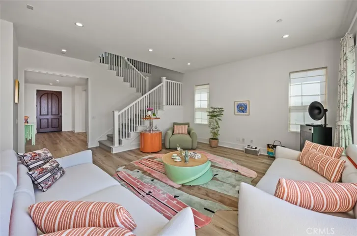 135 Oakstone, Irvine, California 92618