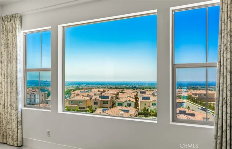 135 Oakstone, Irvine, California 92618