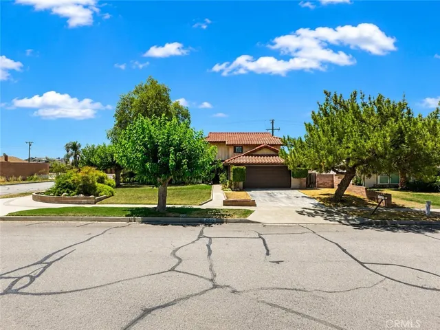 25825 Holly Vista Boulevard, San Bernardino, California 92404