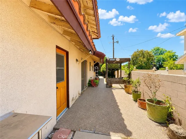 25825 Holly Vista Boulevard, San Bernardino, California 92404