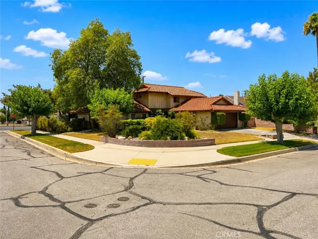 25825 Holly Vista Boulevard, San Bernardino, California 92404