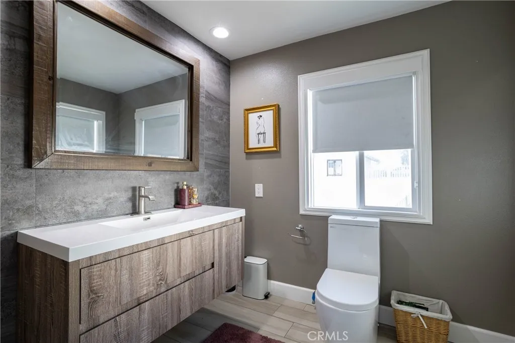 Guest Powder Room