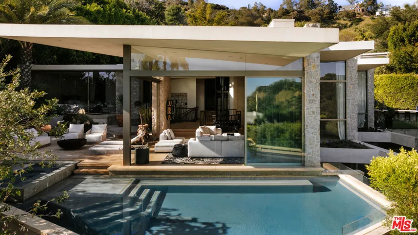 9233 Swallow Drive, West Hollywood, California 90069