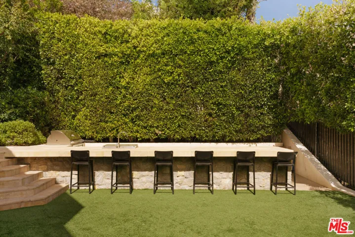 9233 Swallow Drive, West Hollywood, California 90069