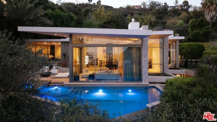 9233 Swallow Drive, West Hollywood, California 90069