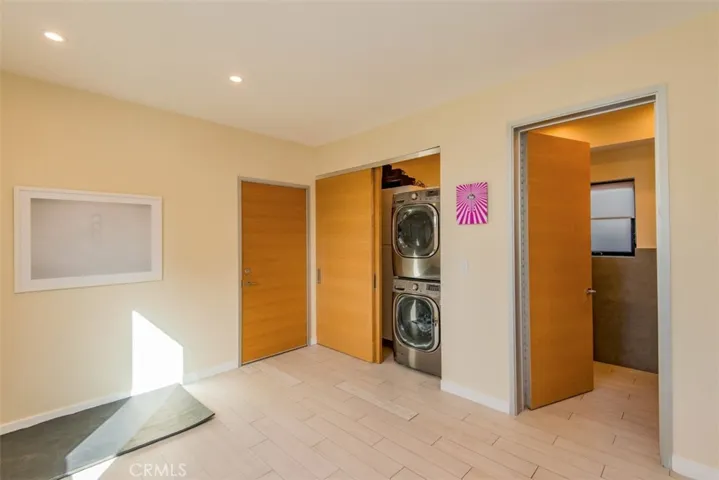 708 Hampton Drive, Venice, California 90291