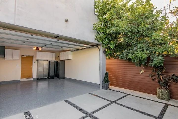 708 Hampton Drive, Venice, California 90291