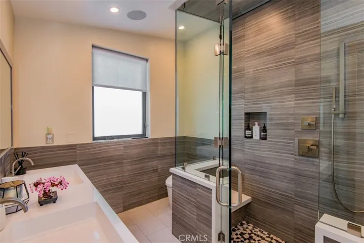 708 Hampton Drive, Venice, California 90291