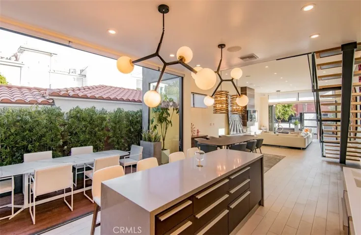 708 Hampton Drive, Venice, California 90291