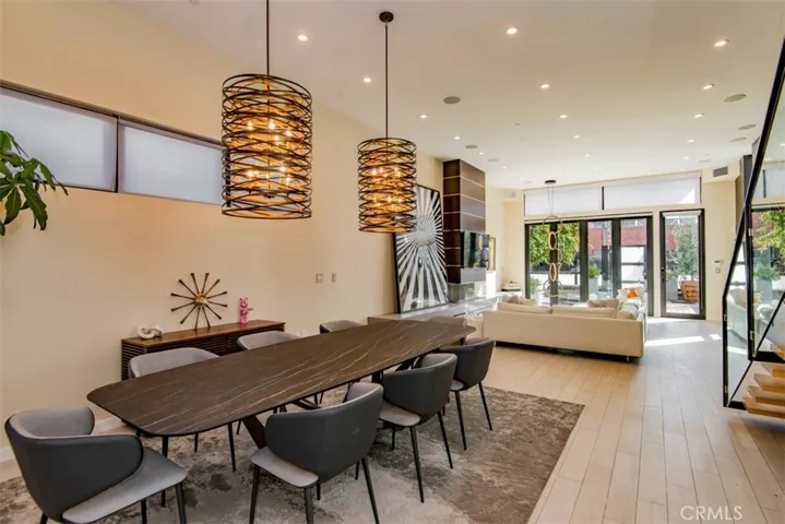 708 Hampton Drive, Venice, California 90291