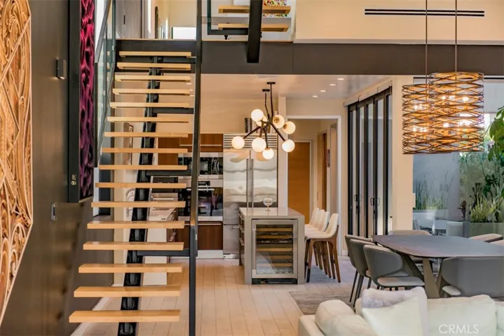 708 Hampton Drive, Venice, California 90291