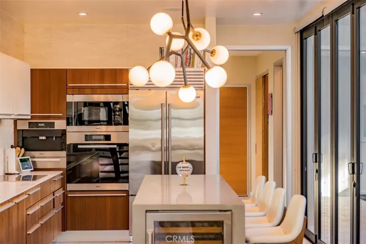 708 Hampton Drive, Venice, California 90291