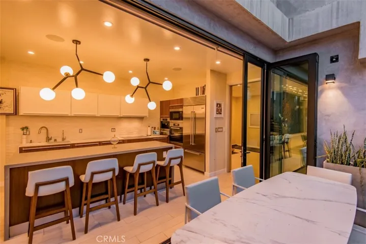 708 Hampton Drive, Venice, California 90291