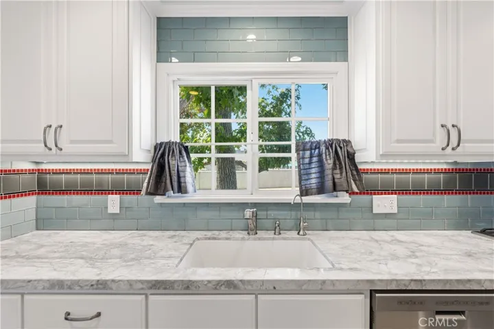 903 E Dalton, Glendora, California 91741