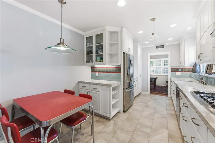 903 E Dalton, Glendora, California 91741