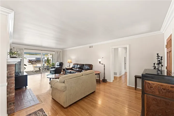 903 E Dalton, Glendora, California 91741