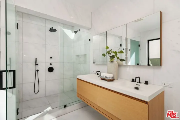 462 N Croft Avenue, Los Angeles, California 90048