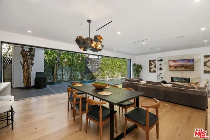 462 N Croft Avenue, Los Angeles, California 90048