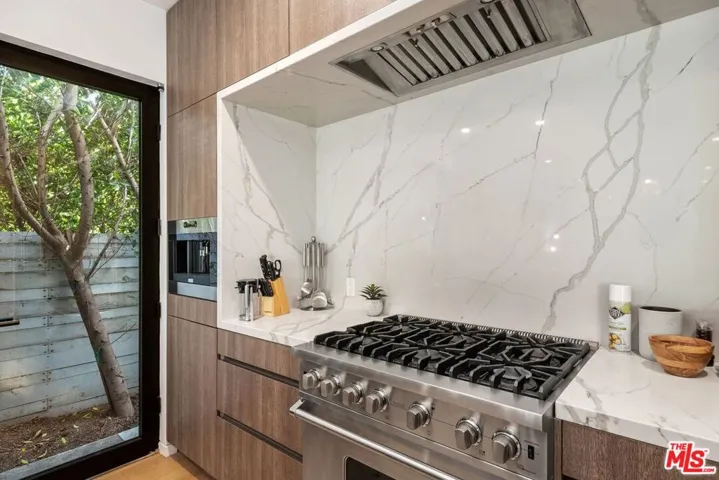 462 N Croft Avenue, Los Angeles, California 90048