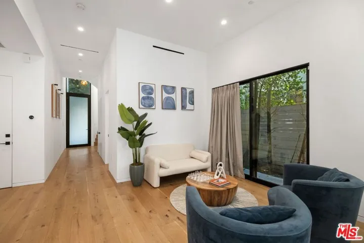 462 N Croft Avenue, Los Angeles, California 90048
