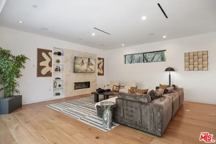 462 N Croft Avenue, Los Angeles, California 90048