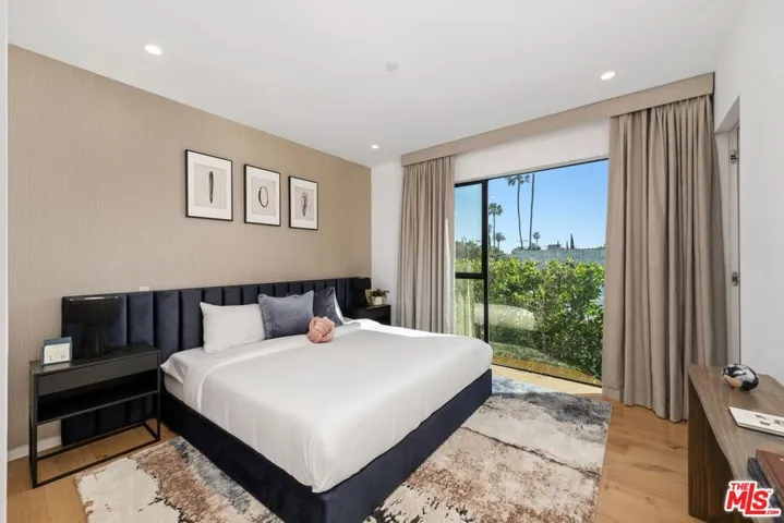 462 N Croft Avenue, Los Angeles, California 90048