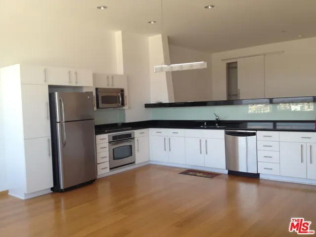 1100 Wilshire Boulevard 1805, Los Angeles, California 90017