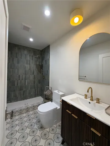 4800 Victoria, Windsor Hills, California 90043