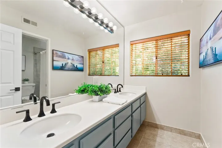 Guest Vanity
