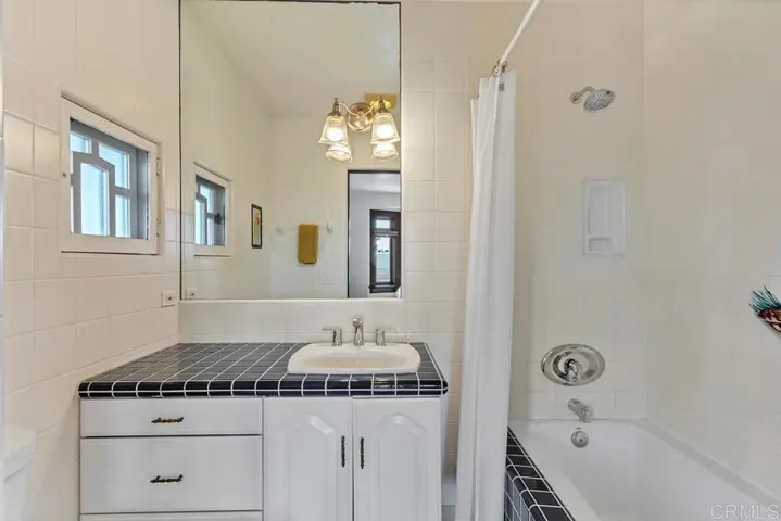 2930 Chatsworth Boulevard, San Diego, California 92106