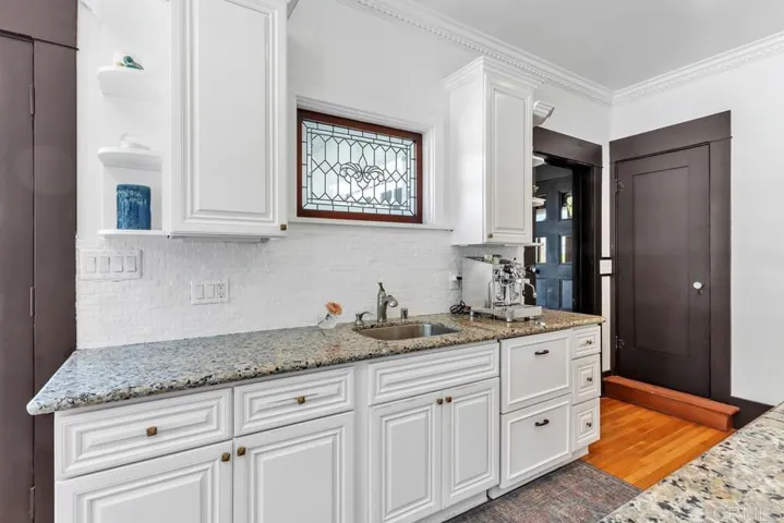 2930 Chatsworth Boulevard, San Diego, California 92106