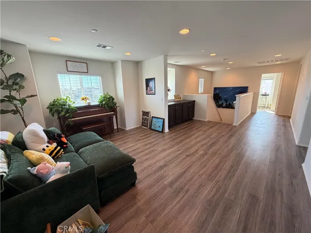 Upstairs Bonus / Entertainment area