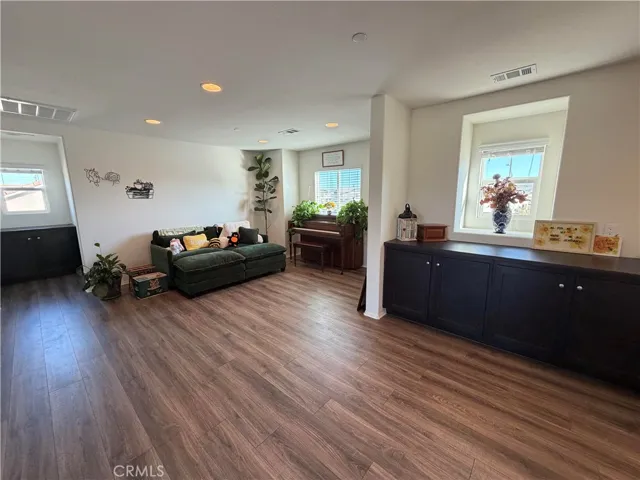 Upstairs Bonus / Entertainment area
