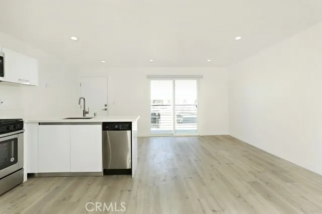6745 Laurel Canyon Boulevard 203, North Hollywood, California 91606
