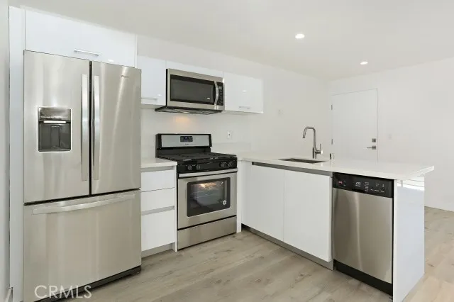 6745 Laurel Canyon Boulevard 203, North Hollywood, California 91606