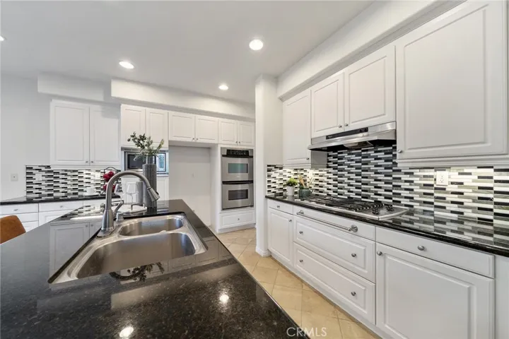 661 Lavender, Azusa, California 91702