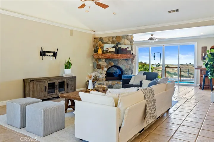 8580 Warren, Paso Robles, California 93446