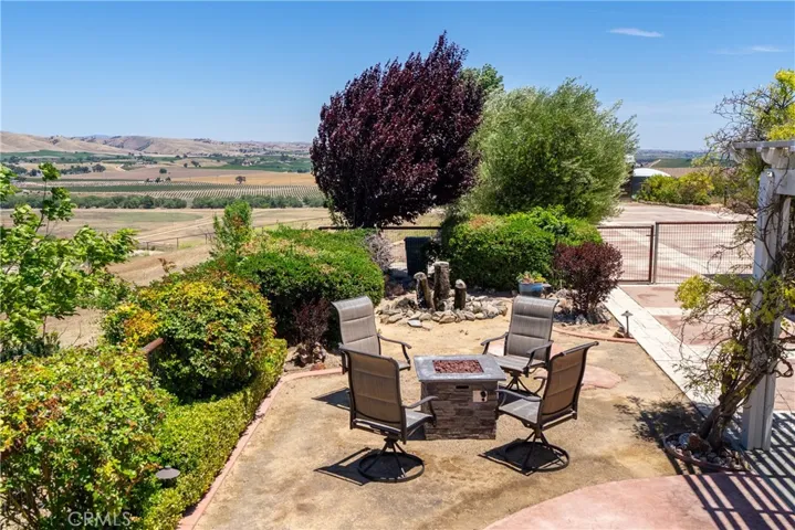 8580 Warren, Paso Robles, California 93446