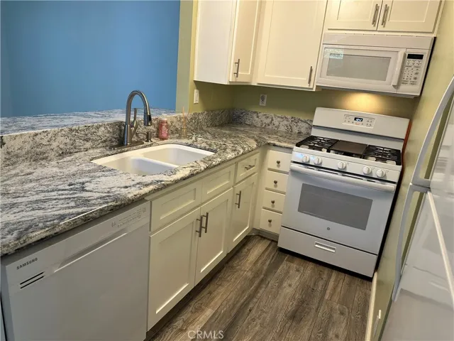7120 Carlson 260, Canoga Park, California 91303