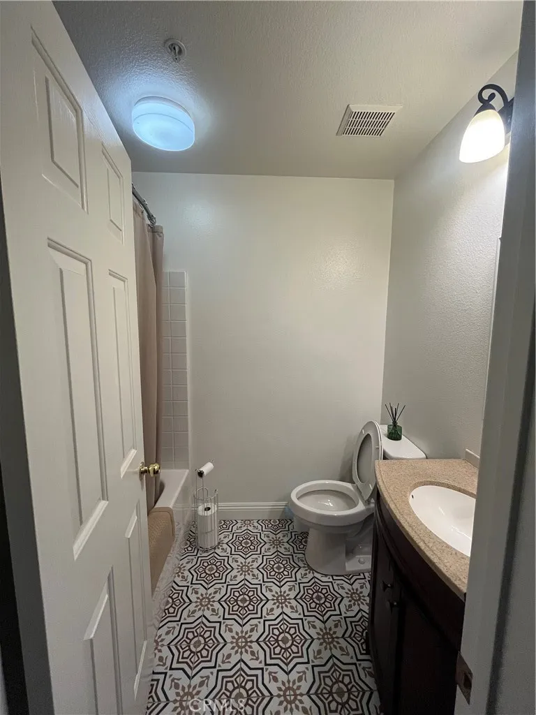 down stairs full bath