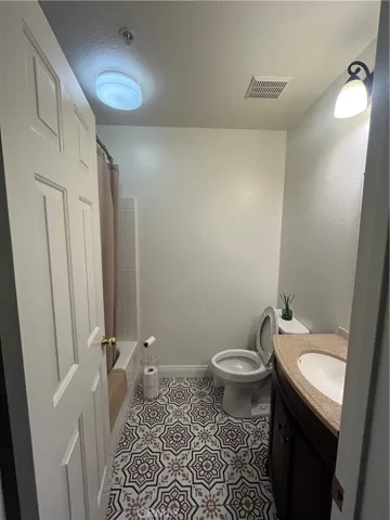 down stairs full bath