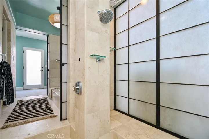 Back spa bathroom