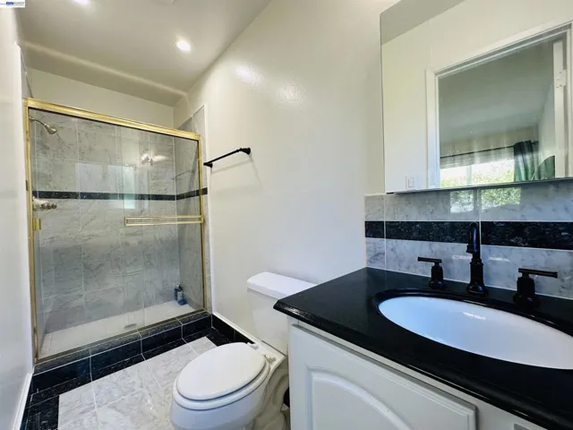 25132 Del Mar Ave, Hayward, California 94542