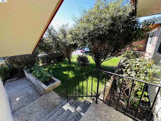 25132 Del Mar Ave, Hayward, California 94542